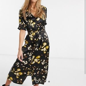 Influence shirred sleeve dress!